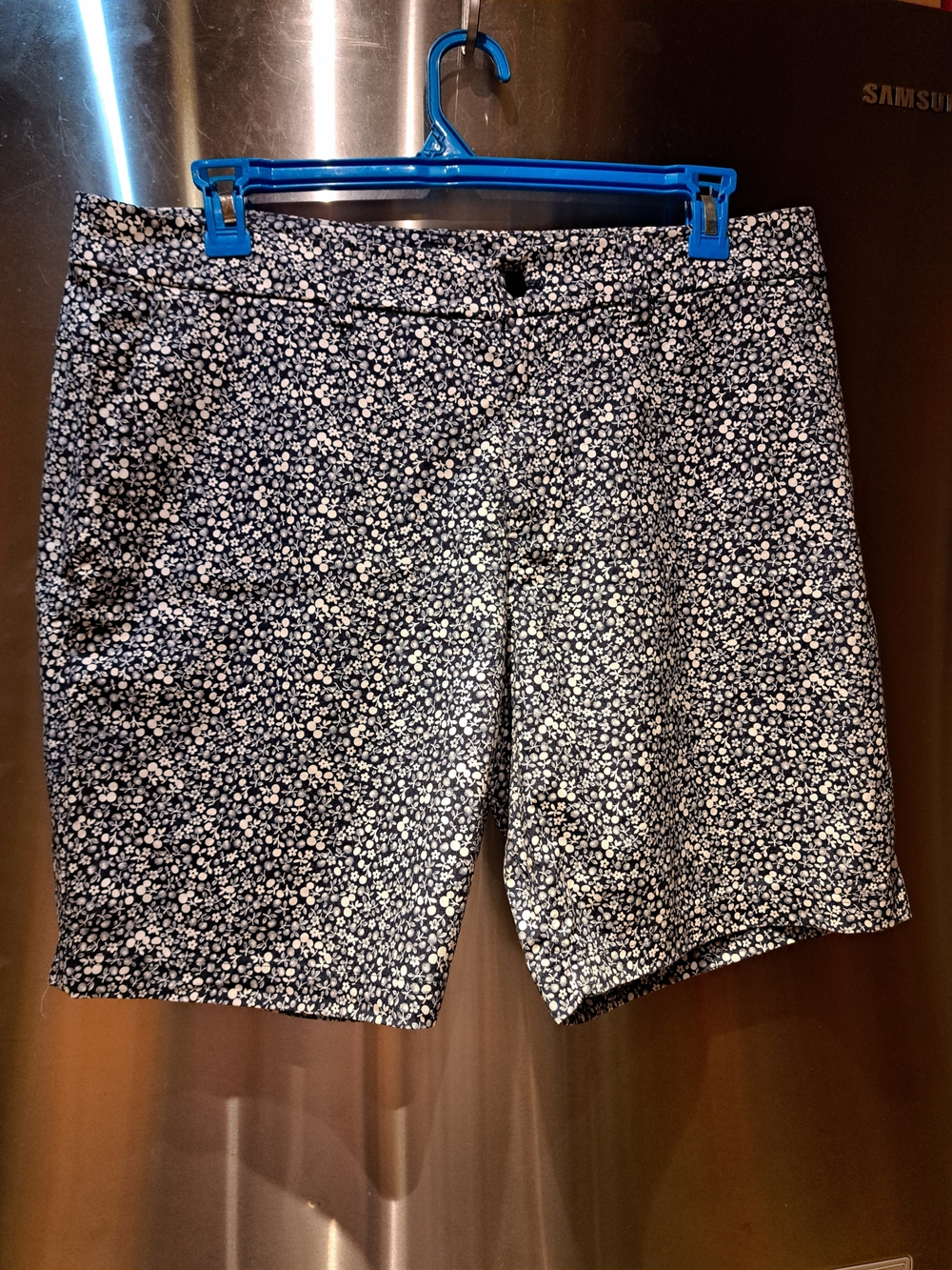 lululemon athletica Navy and White Floral Flat-Front Shorts